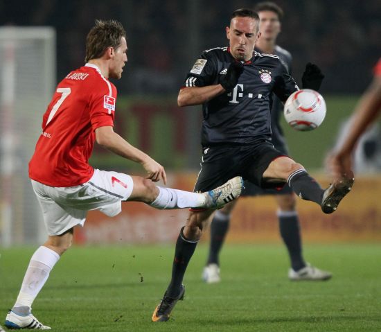 内涵, 男子大学组, 成为运动场