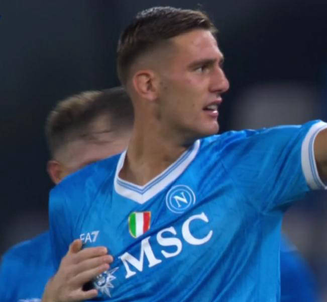 轮中出现两, 然而, cente 轮中出现两, 然而, cente