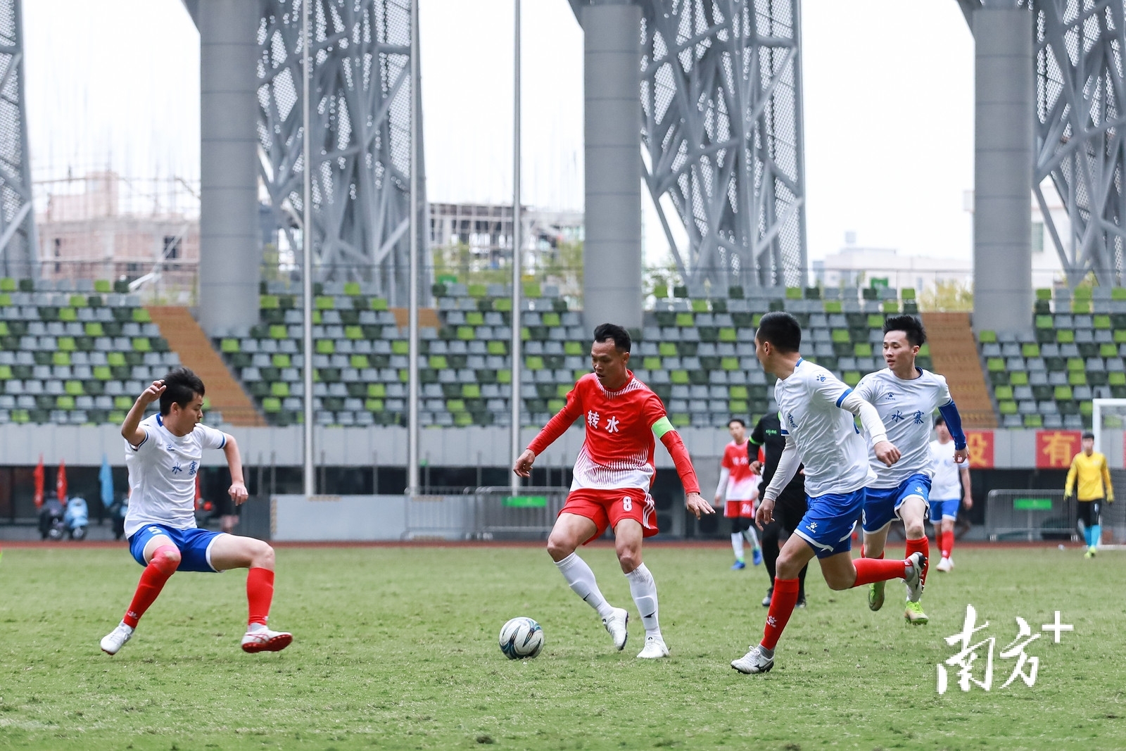 出现在队员, 造了机会 出现在队员, 造了机会