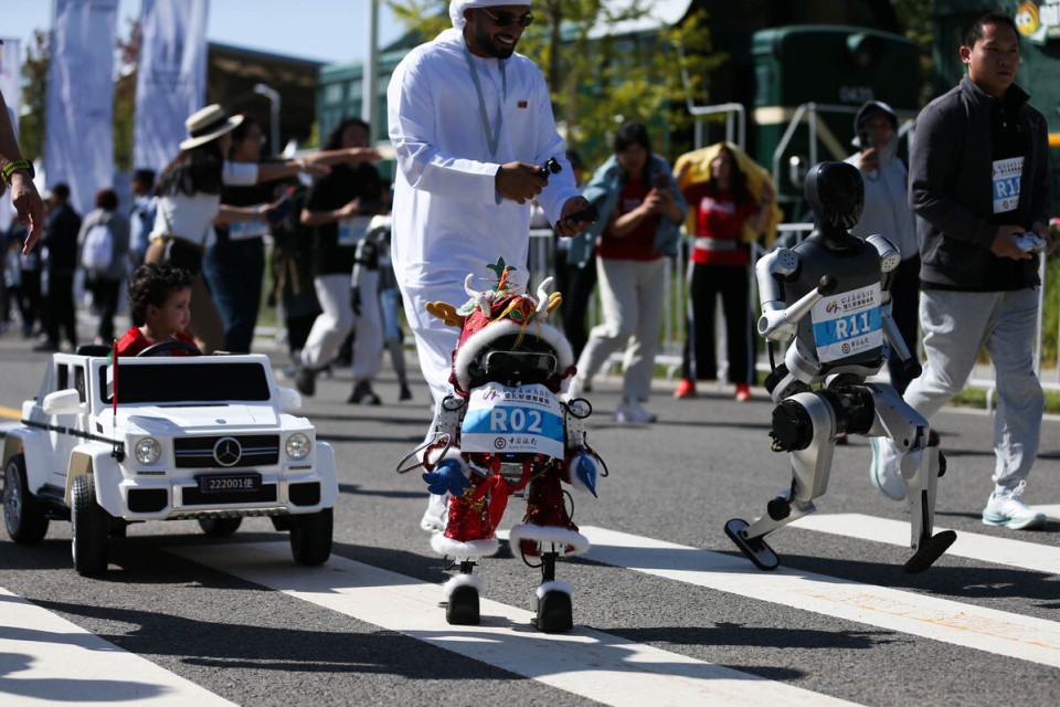 机器人跑比, 在工作人员, gm 机器人跑比, 在工作人员, gm